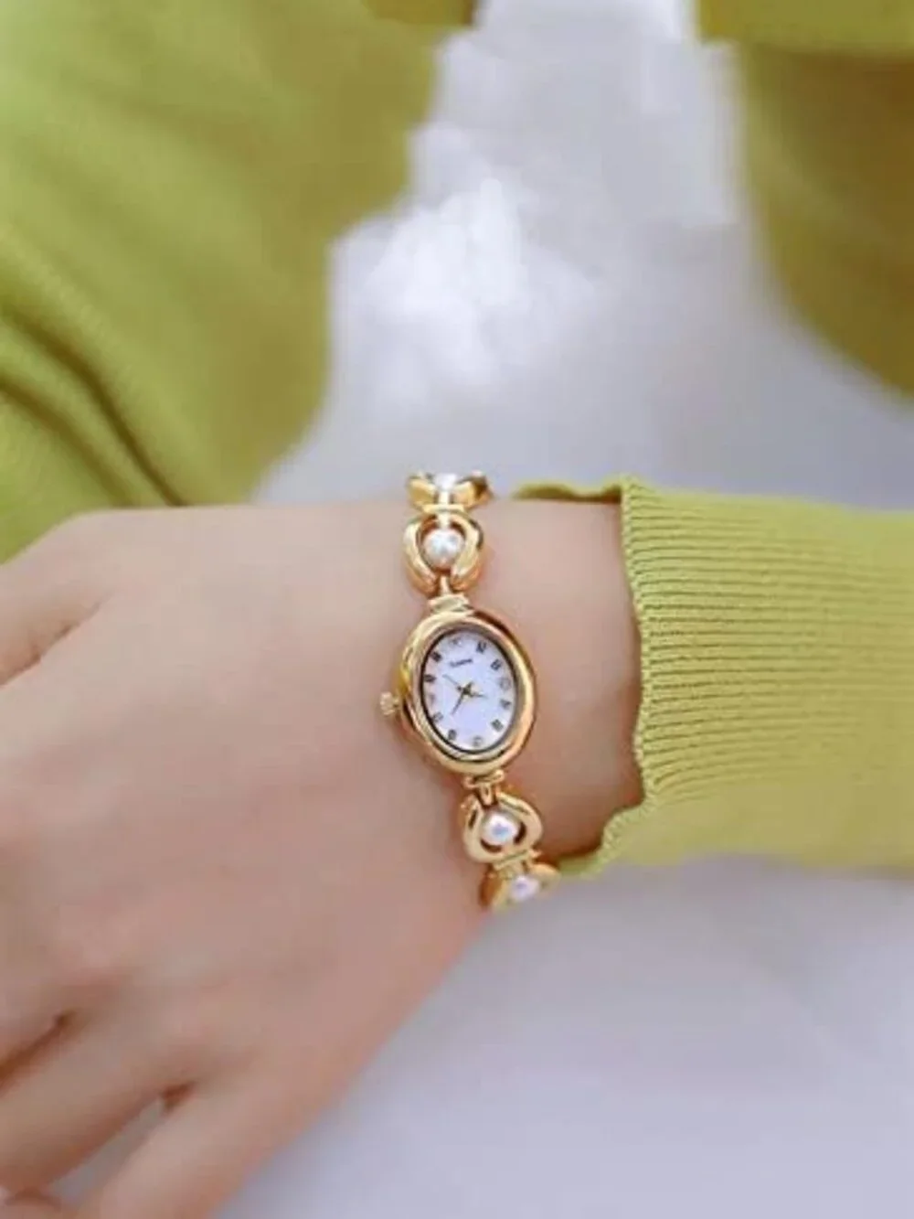 Elegant Pearl Women's Dress Watch - Fashion Oval Dial, Waterproof Gift Timepiece